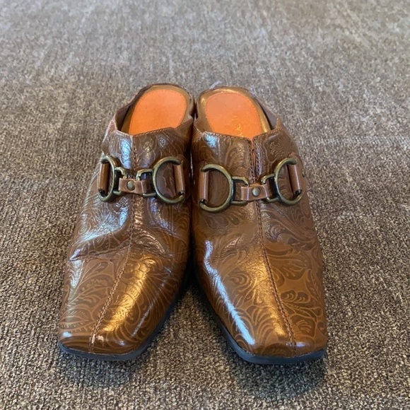 Aerosols open back heels; size 6.5 - Picture 2 of 6